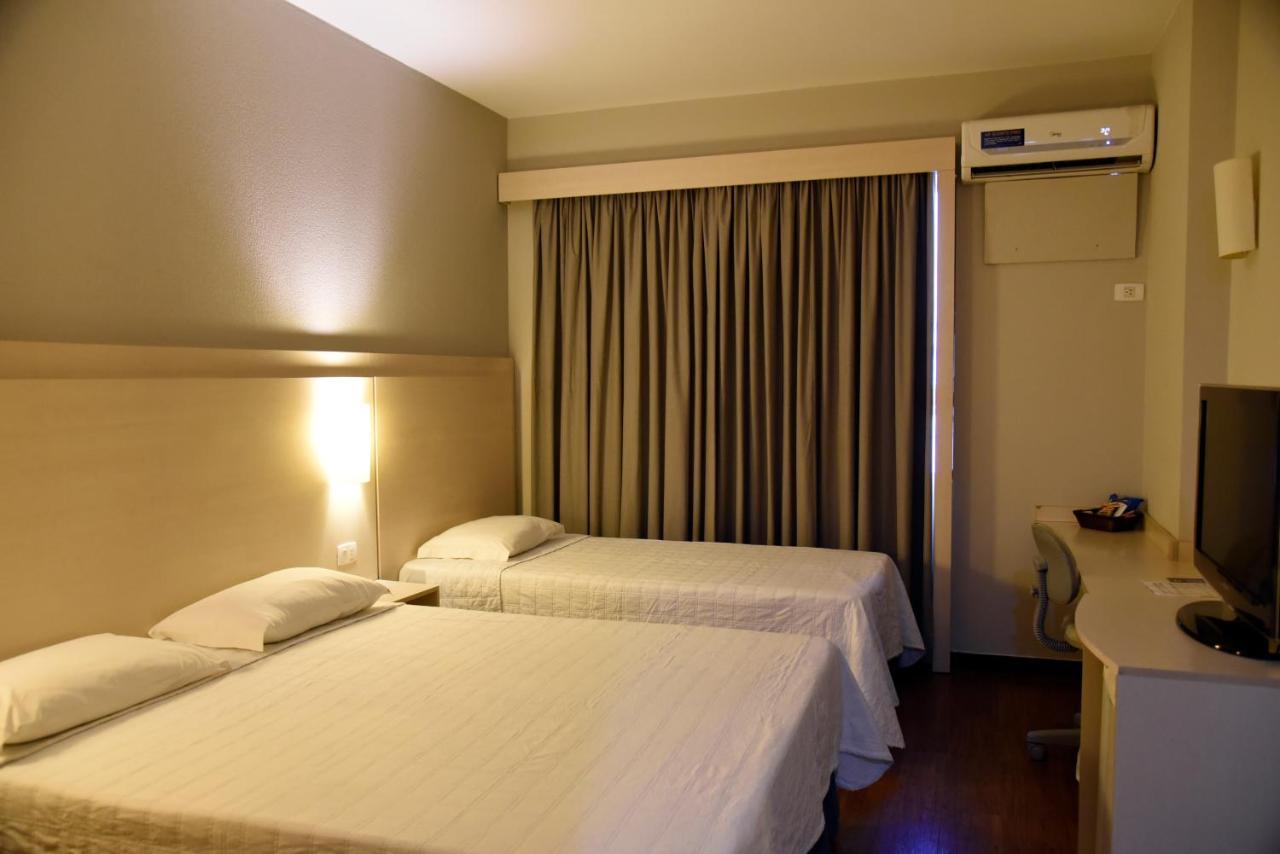 Golden Blue Hotel Лондрина Екстериор снимка