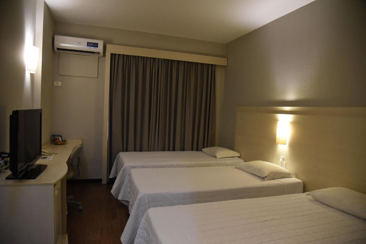 Golden Blue Hotel Лондрина Екстериор снимка