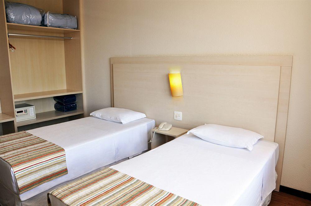 Golden Blue Hotel Лондрина Екстериор снимка