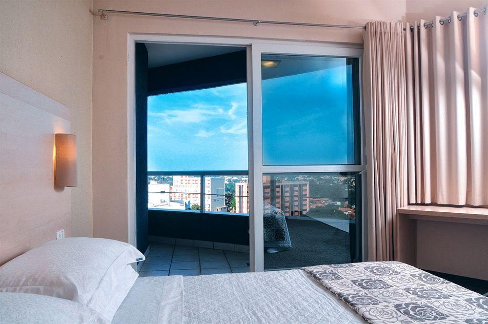 Golden Blue Hotel Лондрина Екстериор снимка