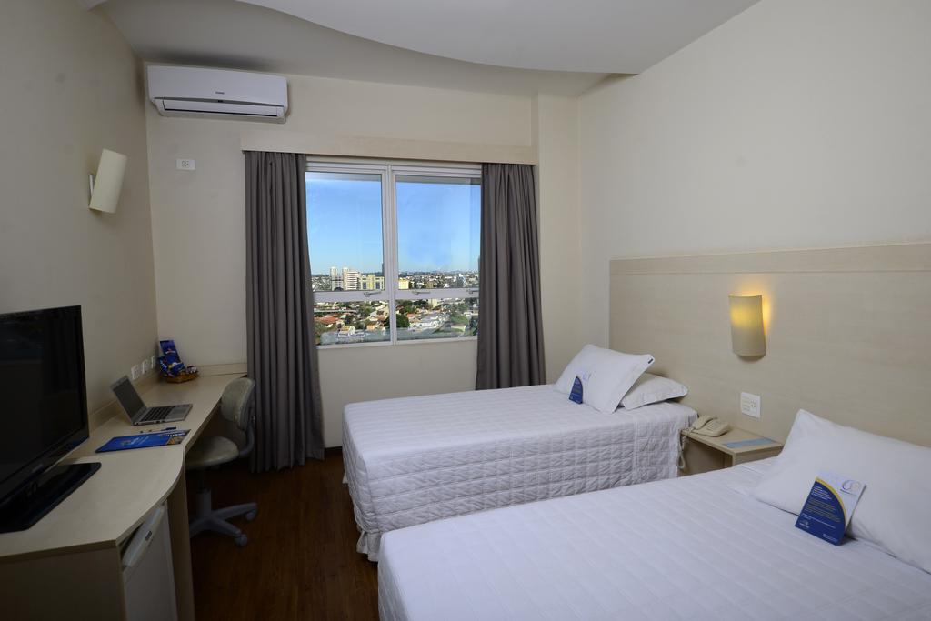 Golden Blue Hotel Лондрина Екстериор снимка